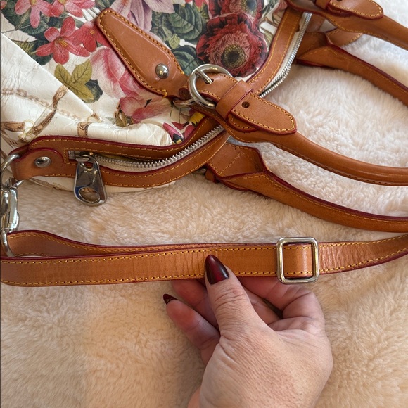 CAVALCANTI LEATHER FLORAL CROSSBODY PURSE - Picture 8 of 9